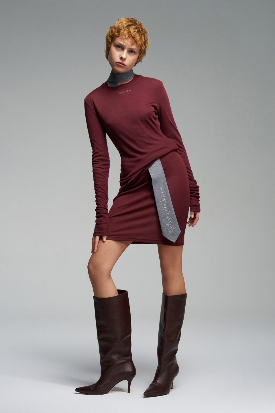 Платье-мини из тонкого трикотажа с логотипом, фото 3