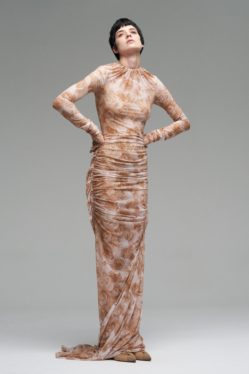 Платье с драпировкой из эластичной сетки с турнюром, фото 2